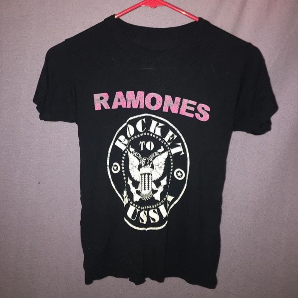 Ramones Cropped Graphic Tee Shirt